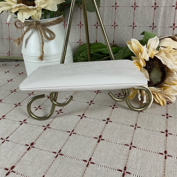 COACH Leather Ivory Corner Zip Wristlet Clean Beauty Goldenrod Lining New - Picture 4 of 6